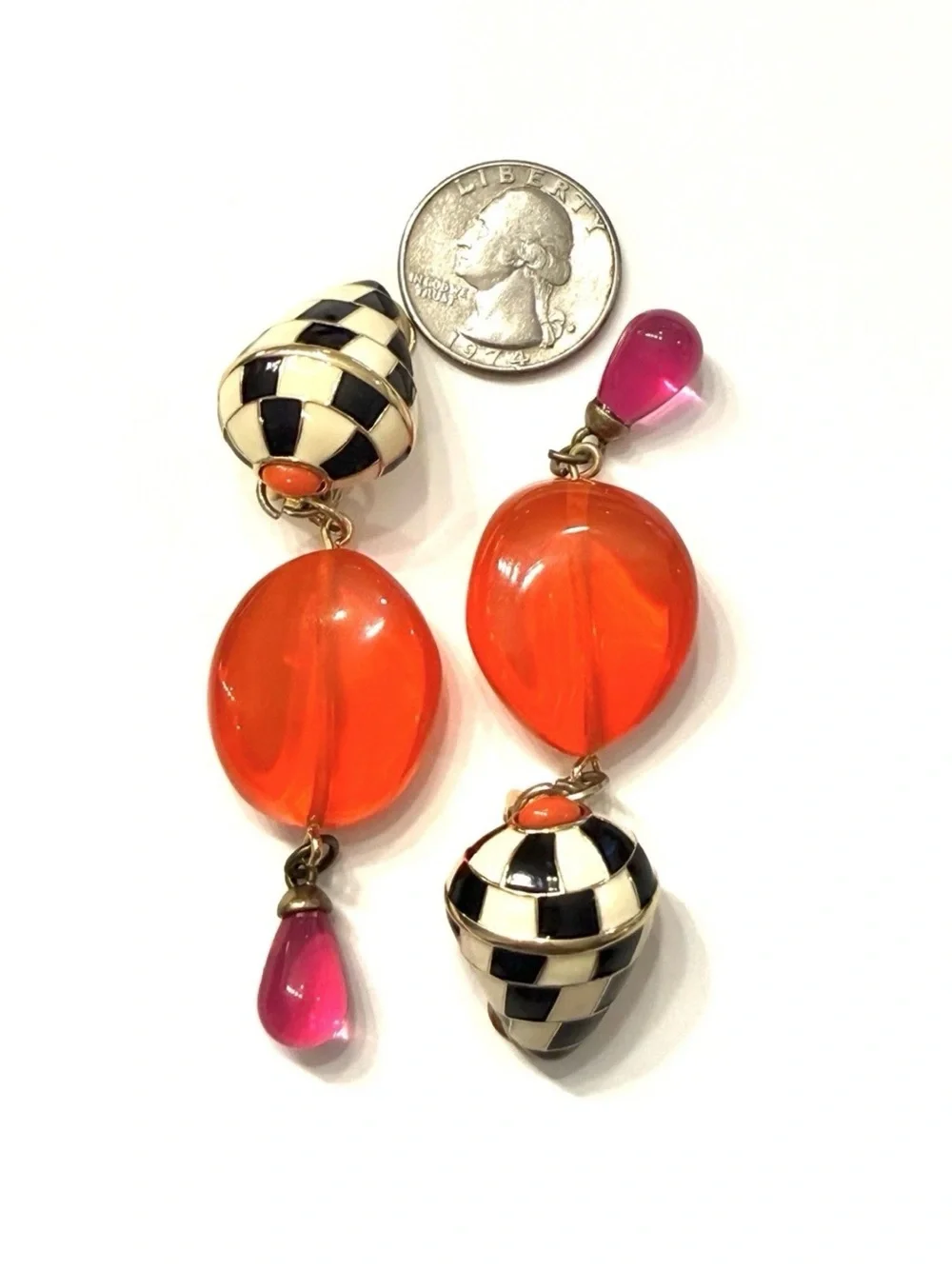 Kenneth Lane Pink + Black & White Checkerboard Conch Shell KJL Drop Earrings - Picture 2 of 9